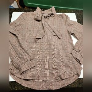 Women's Top with Bow Detail Size Medium